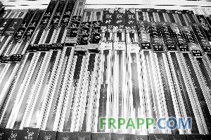 漁具店里的釣竿琳瑯滿目，釣友時(shí)常會(huì)挑花眼。