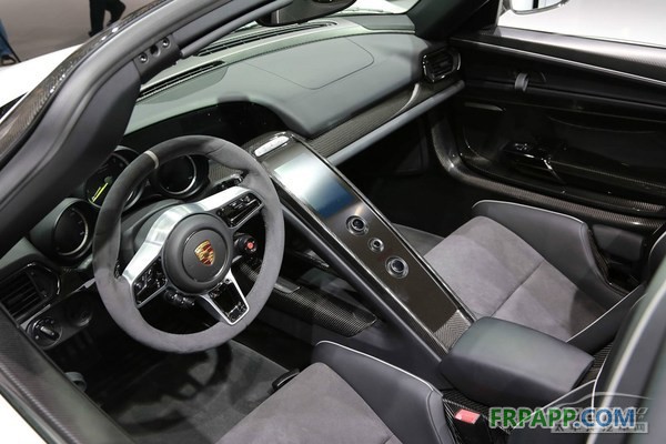 保時(shí)捷918 車身結(jié)構(gòu)采用樹(shù)脂傳遞模塑成型復(fù)合材料-復(fù)材應(yīng)用網(wǎng)