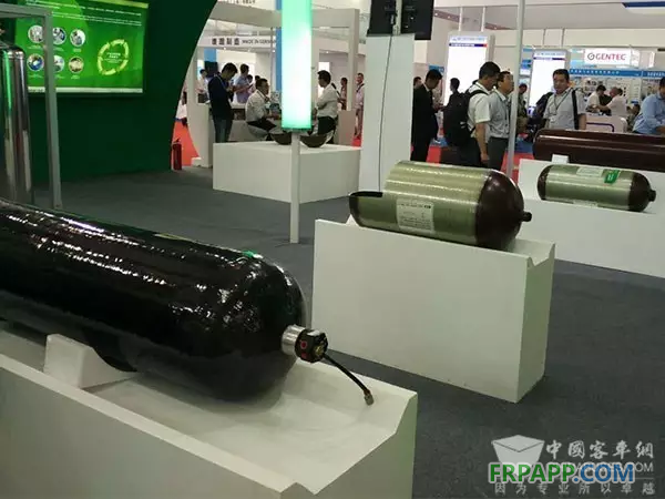 中材科技刮起“綠旋風(fēng)” 綠標氣瓶驚艷展覽會