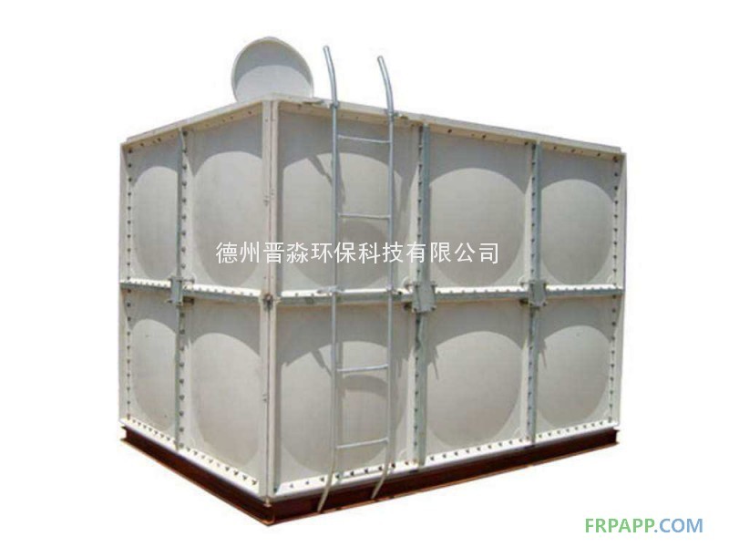 SMC組合式水箱是目前國際上采用的新型水箱。由整體優(yōu)質(zhì)的SMC水箱板拼裝而成。其特點(diǎn)是采用食品級(jí)樹脂，因此水質(zhì)好，清潔無污染；具有強(qiáng)度高，重量輕；耐腐蝕，外形美觀，使用壽命長，保養(yǎng)管理方便等。